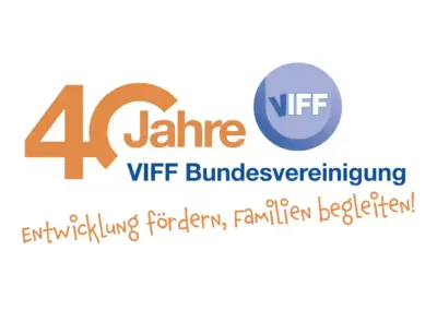 Zu sehen ist das Logo 40 Jahre VIFF Bundesvereinigung - Entwicklung fördern, Familien begleiten.